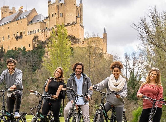 Paseo en bicicleta eléctrica por Segovia y tour a pie
