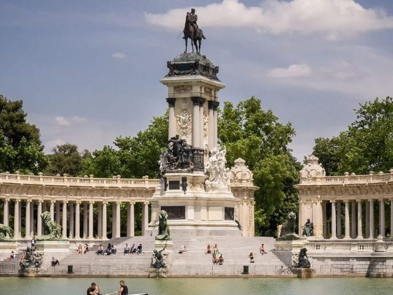 Palacio Real de Madrid con tapas y Parque del Retiro