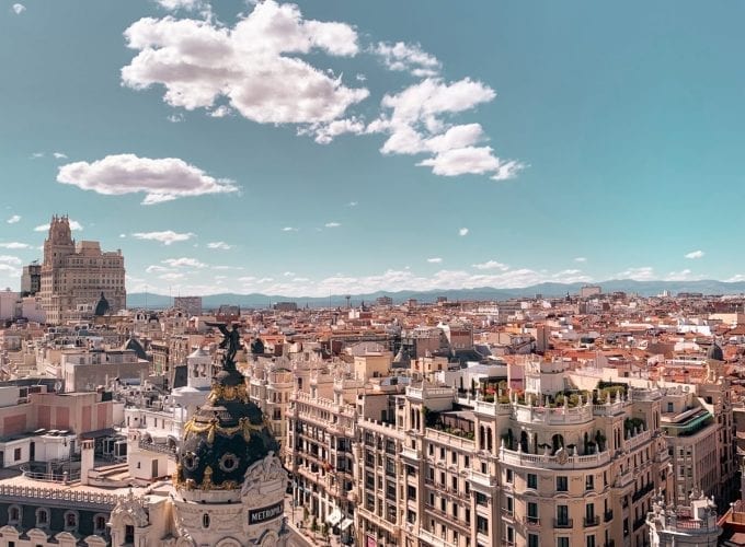 Tour por la Ciudad de Madrid con Conductor y Guía Oficial
