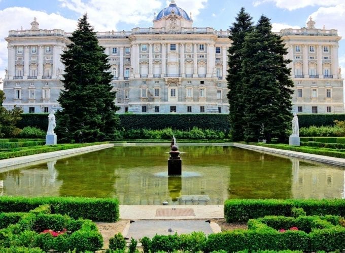 Palacio Real de Madrid y cata de vinos