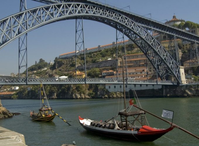 Full Day Guided Tour to Porto