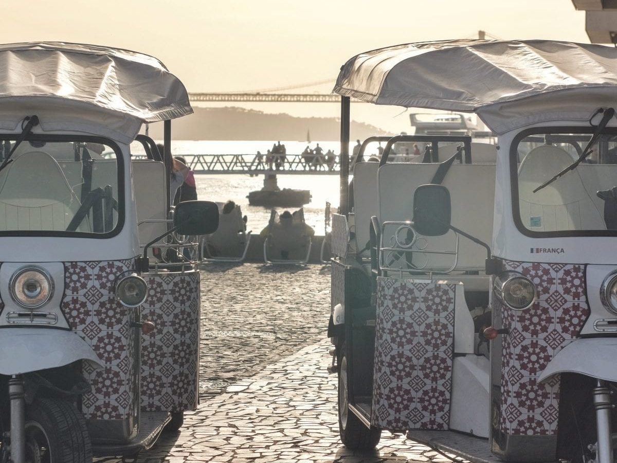 Tour romántico en tuk tuk por Lisboa