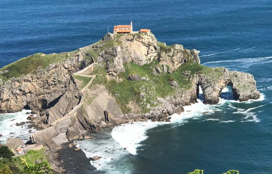 Full day tour in private vehicle Minibus along the Basque Coast