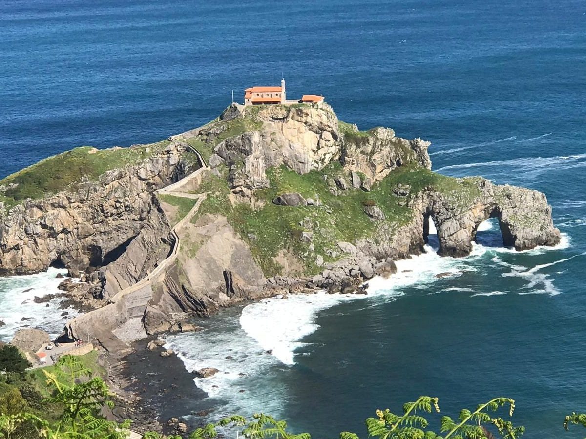 Full day tour in private vehicle Minivan along the Basque Coast