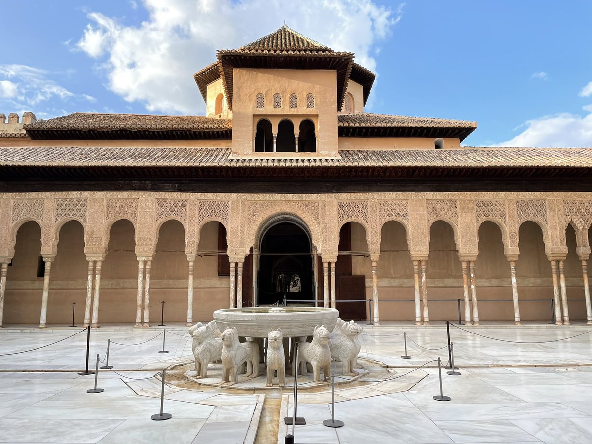 Alhambra Private Tour Complete with Nasrid Palaces