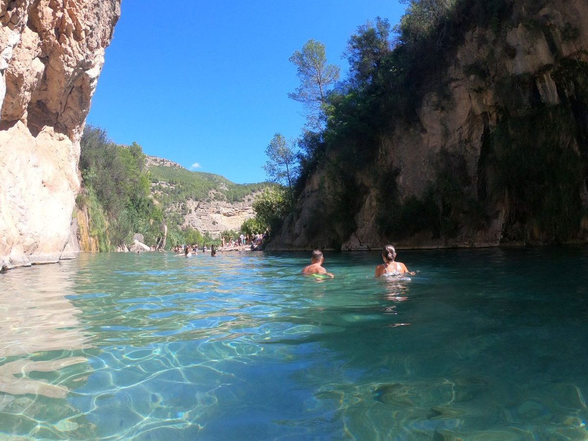 Valencia: Waterfalls and Thermal Springs Tour with Swimming